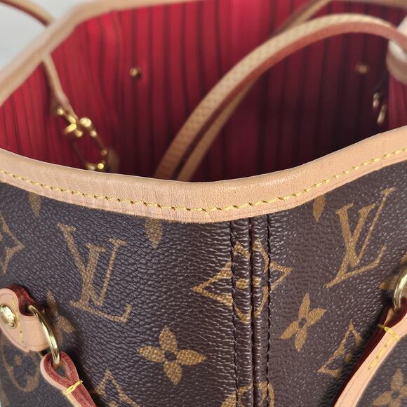 Louis Vuitton Monogram Neverfull MM Tote Cherry Interior - Picture 7 of 13